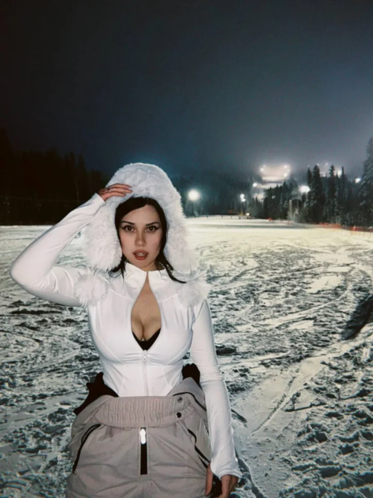 слив арина буланова (dead blonde)